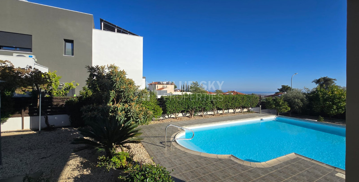 Three Bedroom House with Pool for sale in Souni-Zanakia