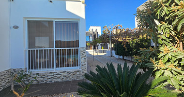 Three Bedroom House with Pool for sale in Souni-Zanakia