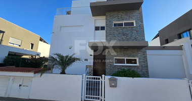 Three Bedroom House with Pool for sale in Souni-Zanakia
