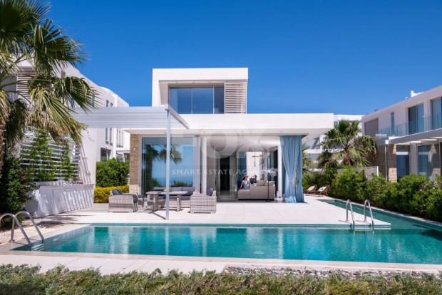 Luxury Seafront Villa in Peyia  - Four Bedroom Home with Upgraded Finishes in Coral Bay , Peyia