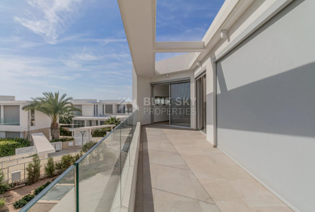 Luxury Seafront Villa in Peyia  - Four Bedroom Home with Upgraded Finishes in Coral Bay , Peyia