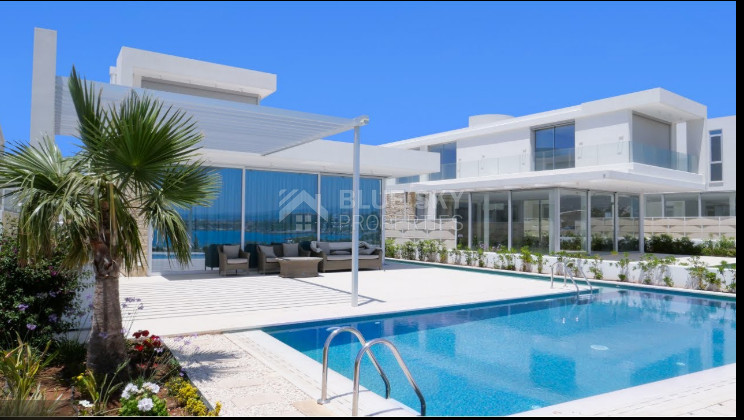 Luxury Seafront Villa in Peyia  - Four Bedroom Home with Upgraded Finishes in Coral Bay , Peyia