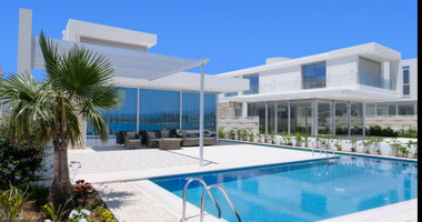 Luxury Seafront Villa in Peyia  - Four Bedroom Home with Upgraded Finishes in Coral Bay , Peyia