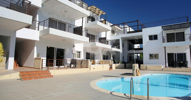Seafront Two bedroom Apartment with Pool in Kato Pafos for Rent