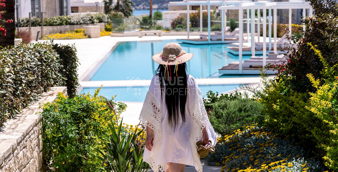 Luxury four bedroom beachfront Villa with Private Pool in Coral Bay , Peyia