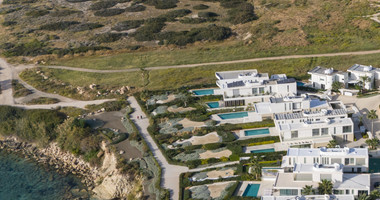 Luxury four bedroom beachfront Villa with Private Pool in Coral Bay , Peyia