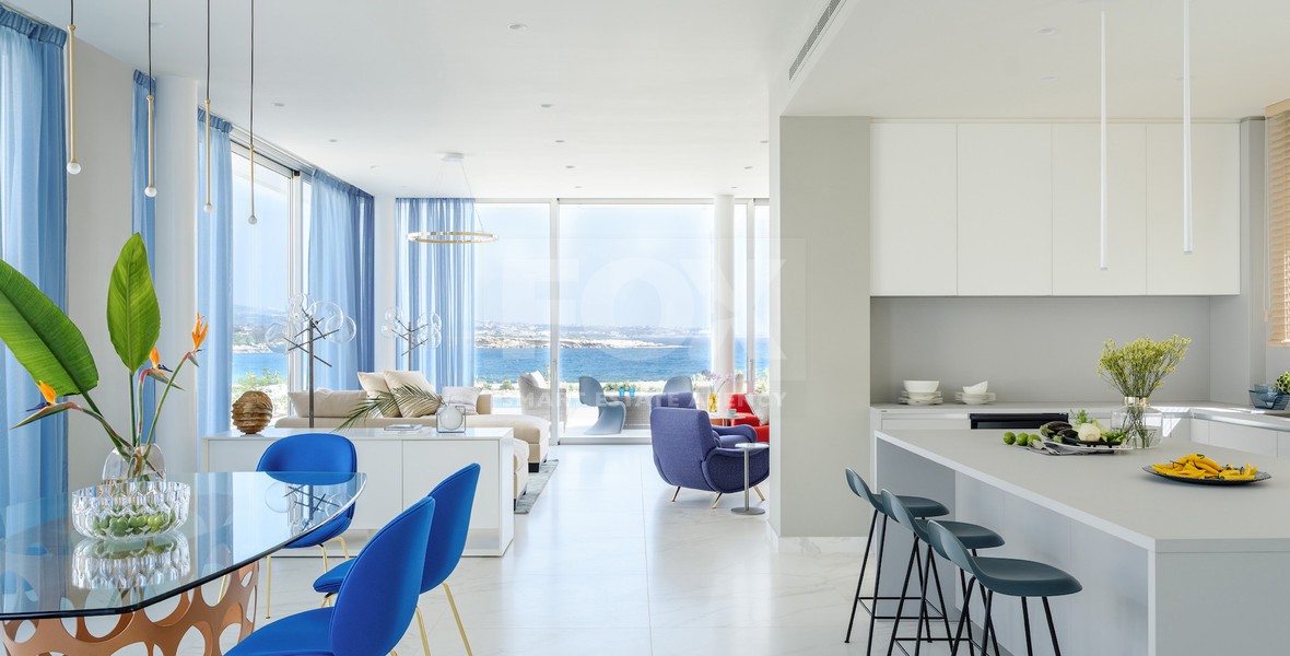 Luxury four bedroom beachfront Villa with Private Pool in Coral Bay , Peyia