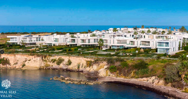 Luxury Three Bedroom Seafront Villa in Coral Bay, Paphos