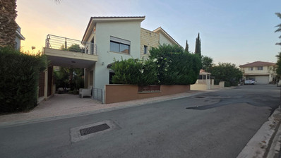 For Rent Luxury Three Bedroom Villa in Gated Seafront Complex — Pareklissia Tourist Area, Limassol