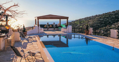 Spacious three Bedroom Villa For Sale in Tsada, Paphos