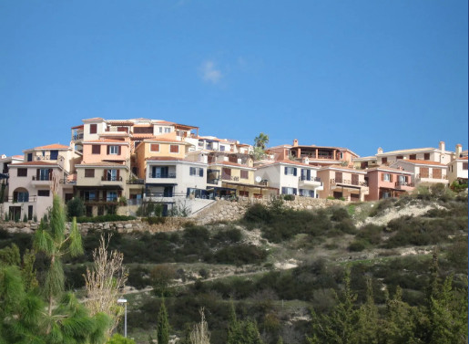 Spacious four  Bedroom Villa in Peaceful Tsada Village for sale