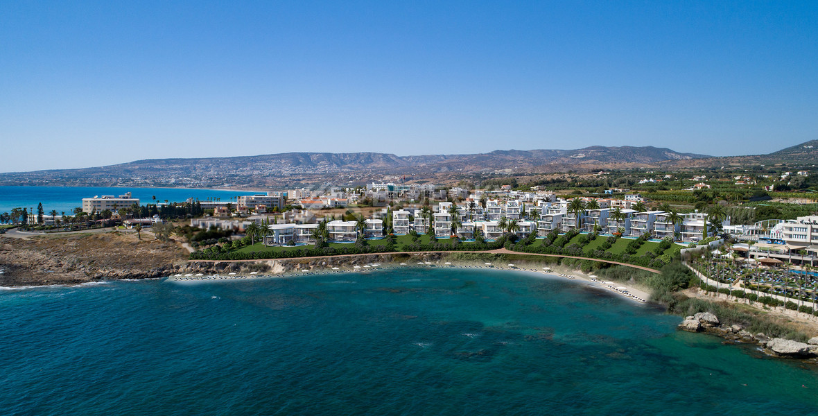 Exclusive Paphos Beachfront Villa with Five Bedrooms & Private Pool in Kissonerga