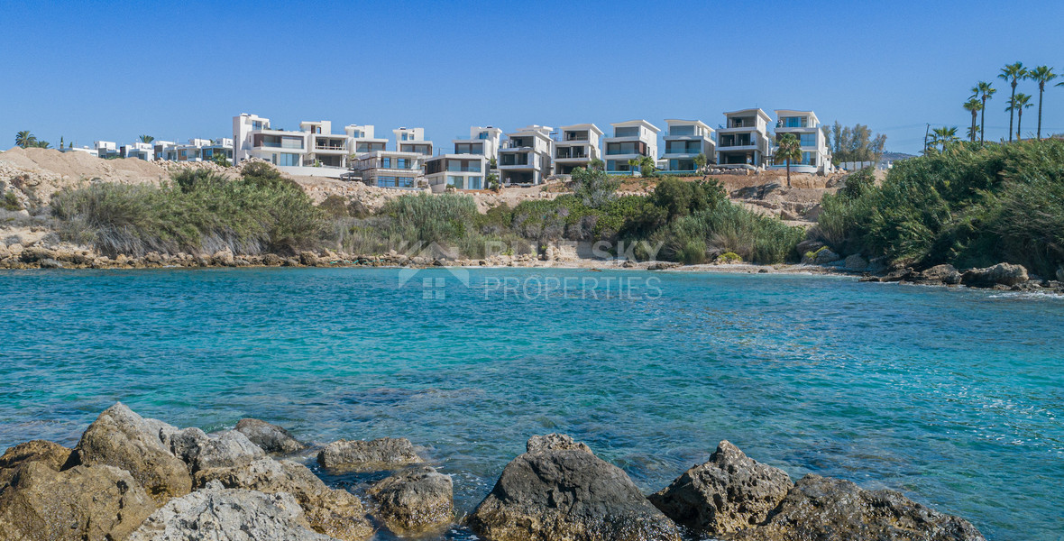 Exclusive Paphos Beachfront Villa with Five Bedrooms & Private Pool in Kissonerga