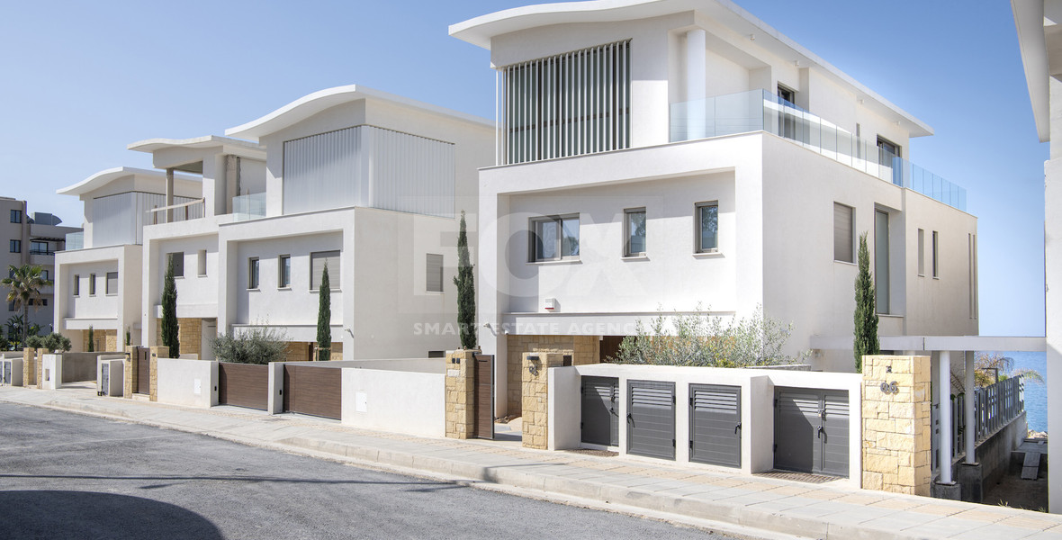 Exclusive Paphos Beachfront Villa with Five Bedrooms & Private Pool in Kissonerga