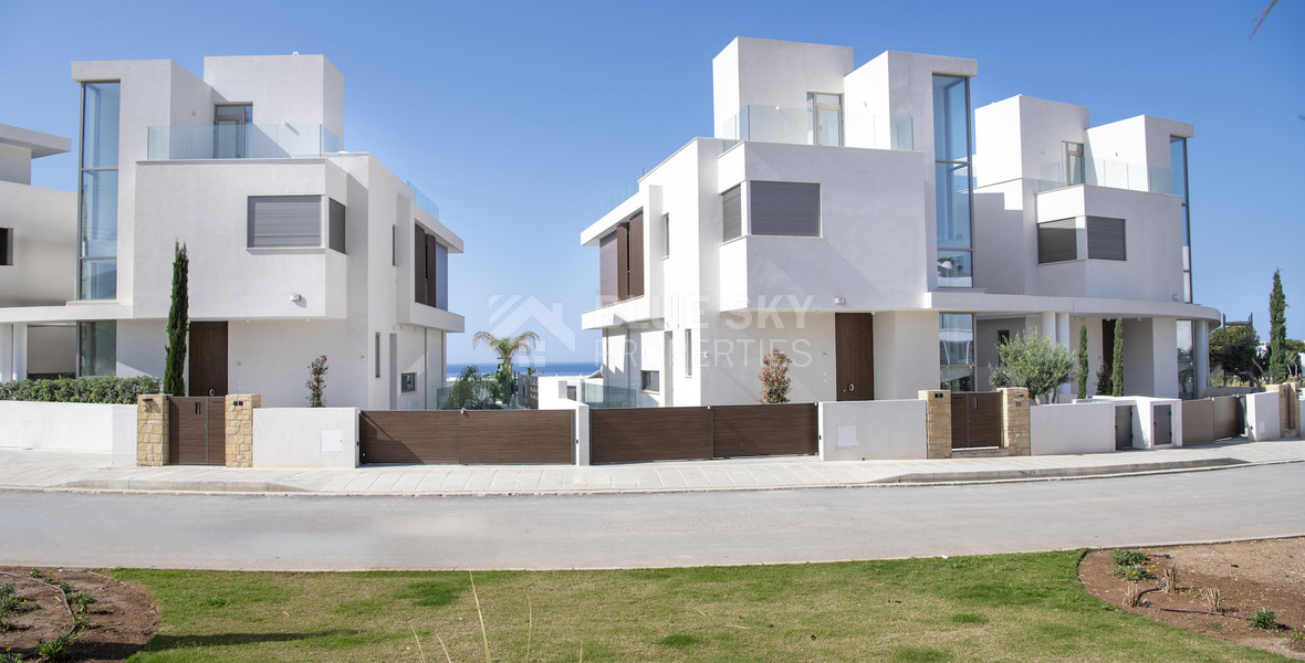 Exclusive Paphos Beachfront Villa with Five Bedrooms & Private Pool in Kissonerga