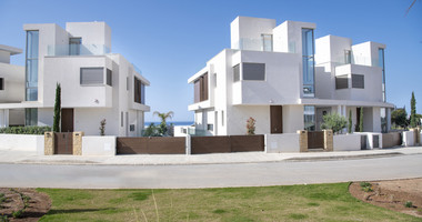 Exclusive Paphos Beachfront Villa with Five Bedrooms & Private Pool in Kissonerga