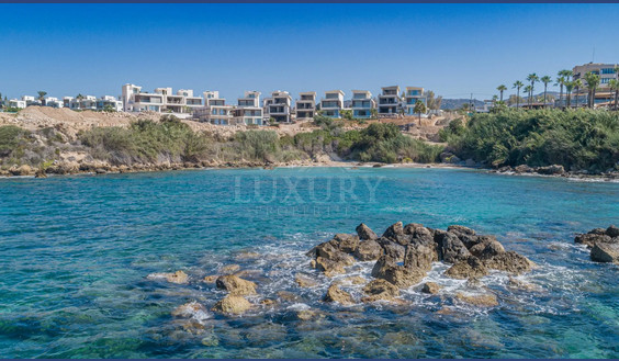 Exclusive Paphos Beachfront Villa with Five Bedrooms & Private Pool in Kissonerga