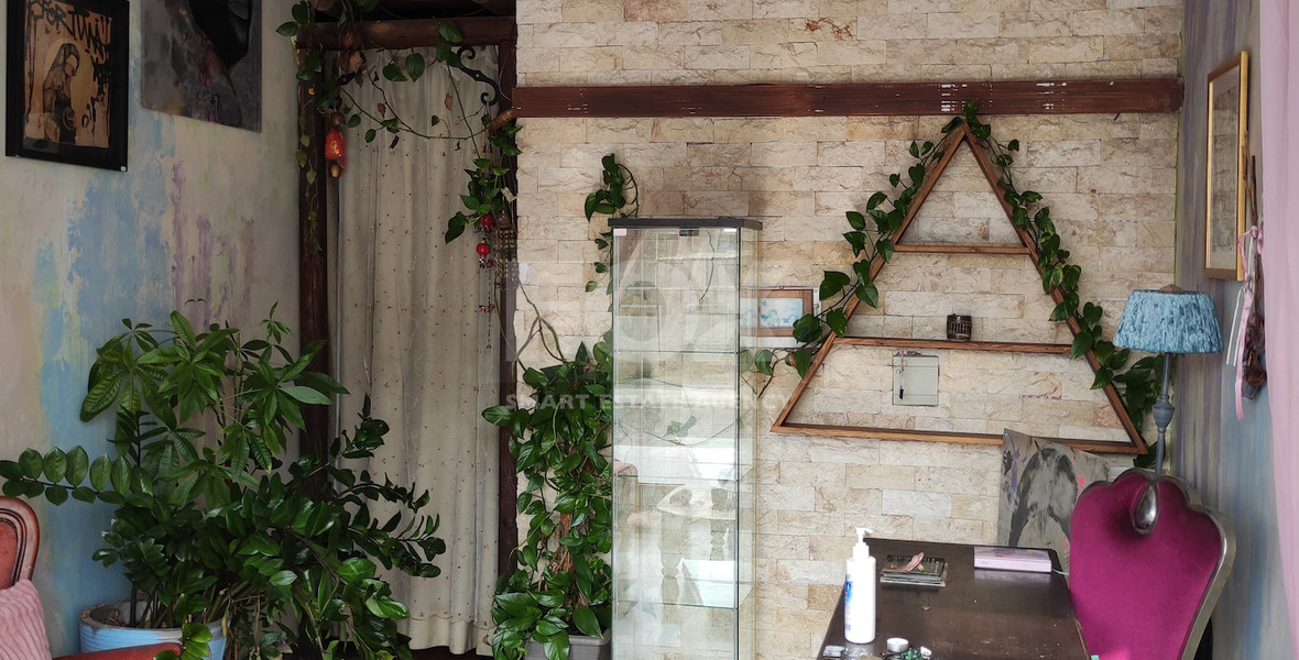 Partially Furnished Artistic Shop in Geroskipou Center, for rent