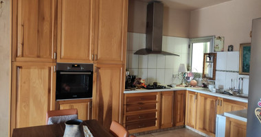 Modern Three Bedroom Apartment in Vibrant Geroskipou Area for rent