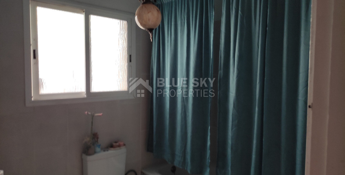 Modern Three Bedroom Apartment in Vibrant Geroskipou Area for rent