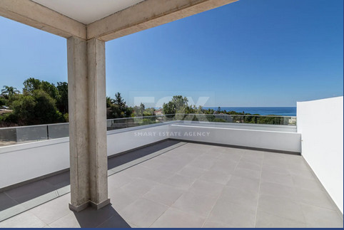 Modern two Bedroom Apartment Near Coral Bay with Pool & Sea Access for sale