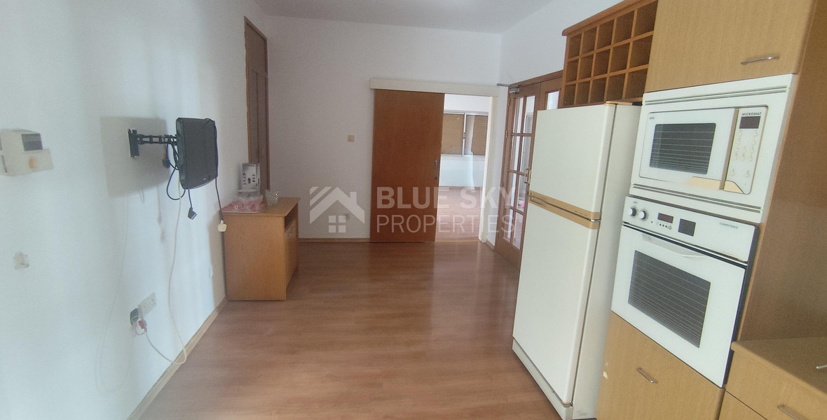 Three bedroom upper house in Neapoli for rent , Limassol