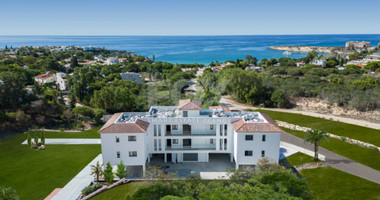 Modern two Bedroom Apartment Near Coral Bay with Pool & Sea Access for sale