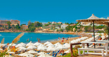 Modern two Bedroom Apartment Near Coral Bay with Pool & Sea Access for sale