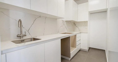 Modern two Bedroom Apartment Near Coral Bay with Pool & Sea Access for sale