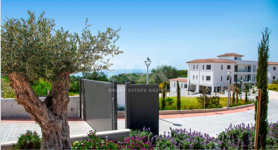 Elegant Mediterranean two bedroom apartment close to Beaches and Amenities for sale