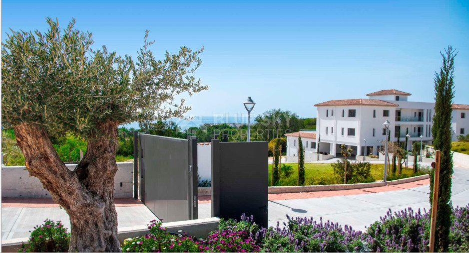 Elegant Mediterranean two bedroom apartment close to Beaches and Amenities for sale