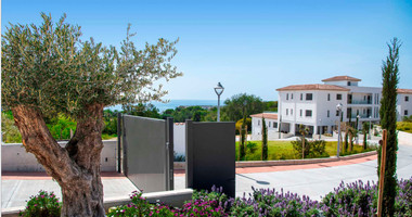 Elegant Mediterranean two bedroom apartment close to Beaches and Amenities for sale