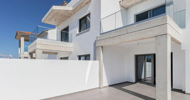 Elegant Mediterranean two bedroom apartment close to Beaches and Amenities for sale