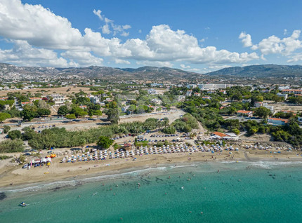 Elegant Mediterranean two bedroom apartment close to Beaches and Amenities for sale