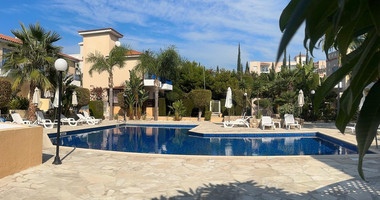 For sale : Investment Opportunity: Furnished 2-Bedroom Townhouse in Private Complex with Pool