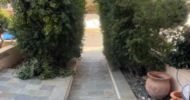 For sale : Investment Opportunity: Furnished 2-Bedroom Townhouse in Private Complex with Pool