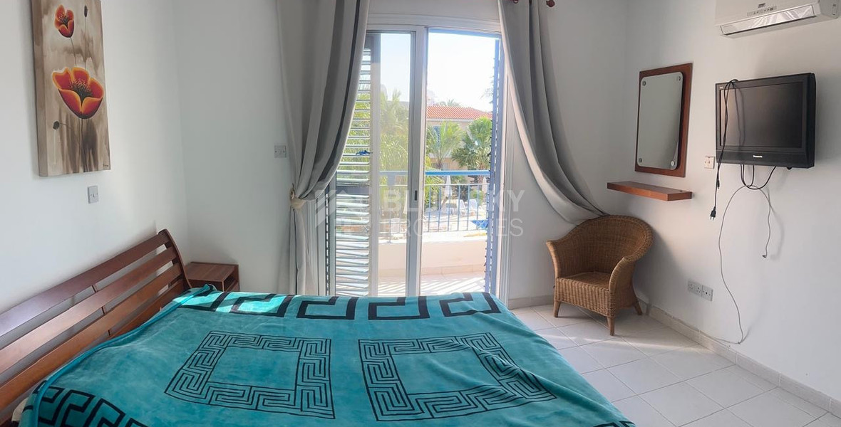 For sale : Investment Opportunity: Furnished 2-Bedroom Townhouse in Private Complex with Pool