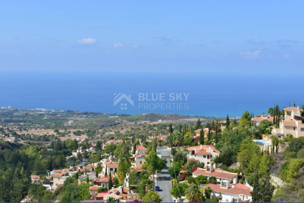 Luxury four bedroom Villa for Sale in Tala  with Private Pool, Panoramic Views & Landscaped Gardens
