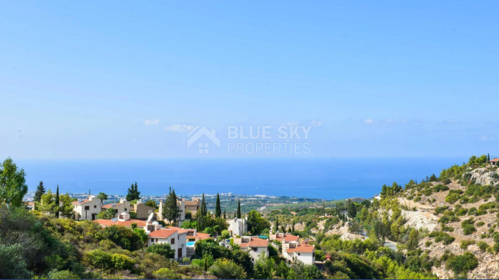 Luxury four bedroom Villa for Sale in Tala  with Private Pool, Panoramic Views & Landscaped Gardens