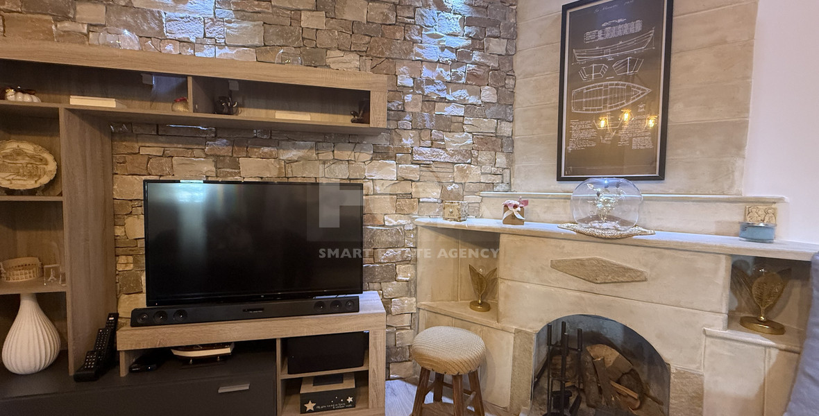 FOR RENT FURNISHED THREE BEDROOM GROUND FLOOR APARTMENT IN THE SOUGHT AFTER LOCATION OF MESA GEITONIA/PANTHEA