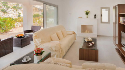 Luxury four bedroom Villa for Sale in Tala with Private Pool, Panoramic Views & Landscaped Gardens