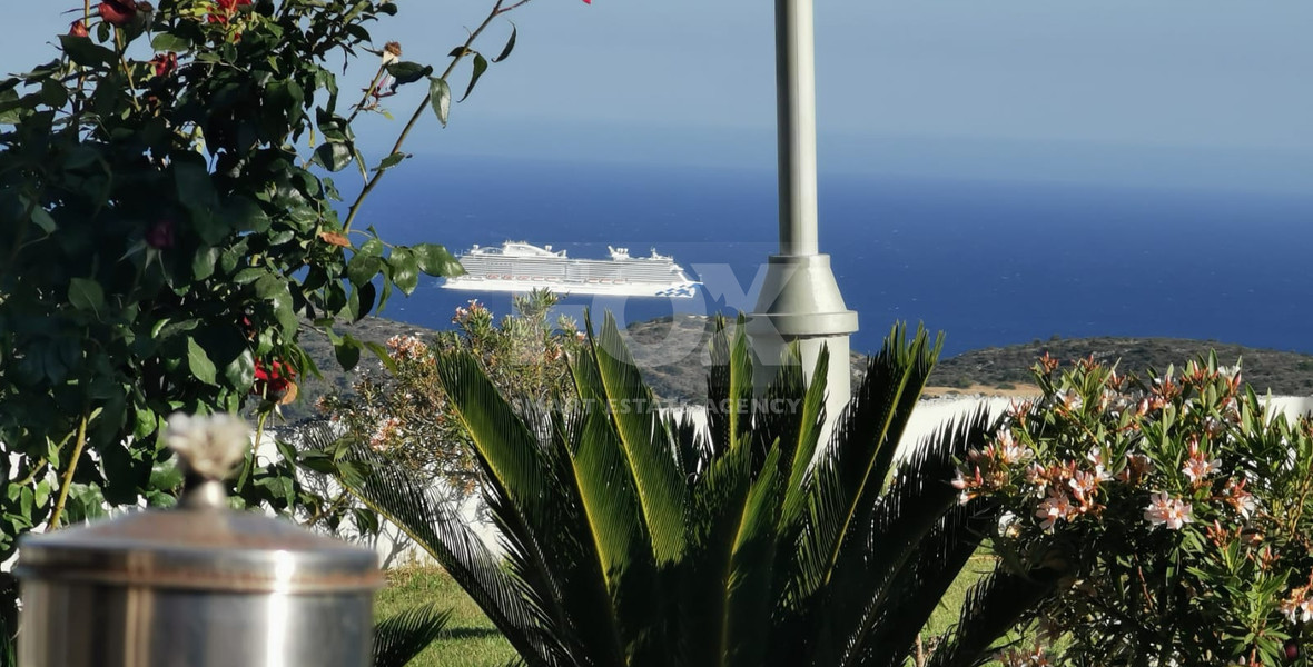 Spacious 5 Bedroom Villa  With Sea View for rent in Parekklisia, Limassol