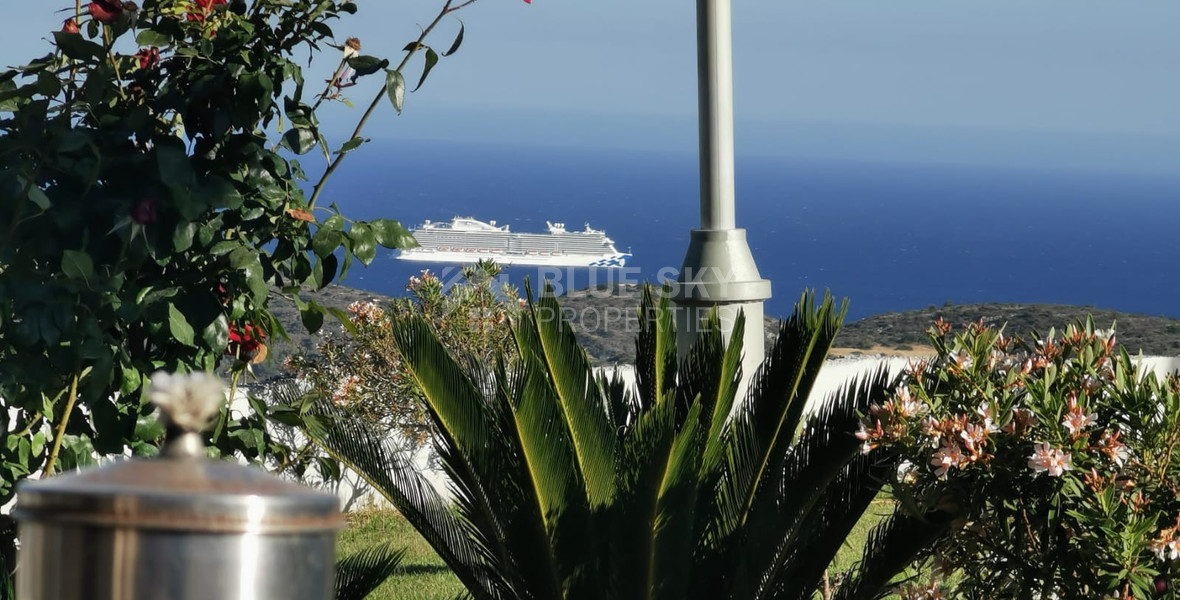 Spacious 5 Bedroom Villa  With Sea View for rent in Parekklisia, Limassol