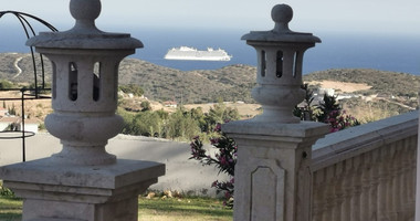 Spacious 5 Bedroom Villa  With Sea View for rent in Parekklisia, Limassol