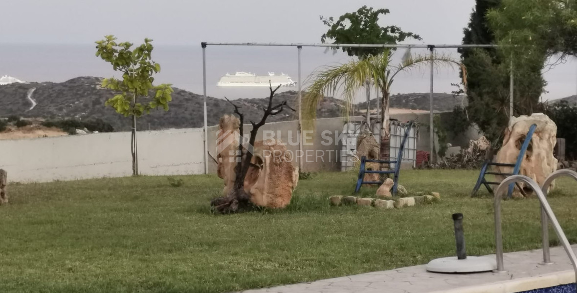 Spacious 5 Bedroom Villa  With Sea View for rent in Parekklisia, Limassol