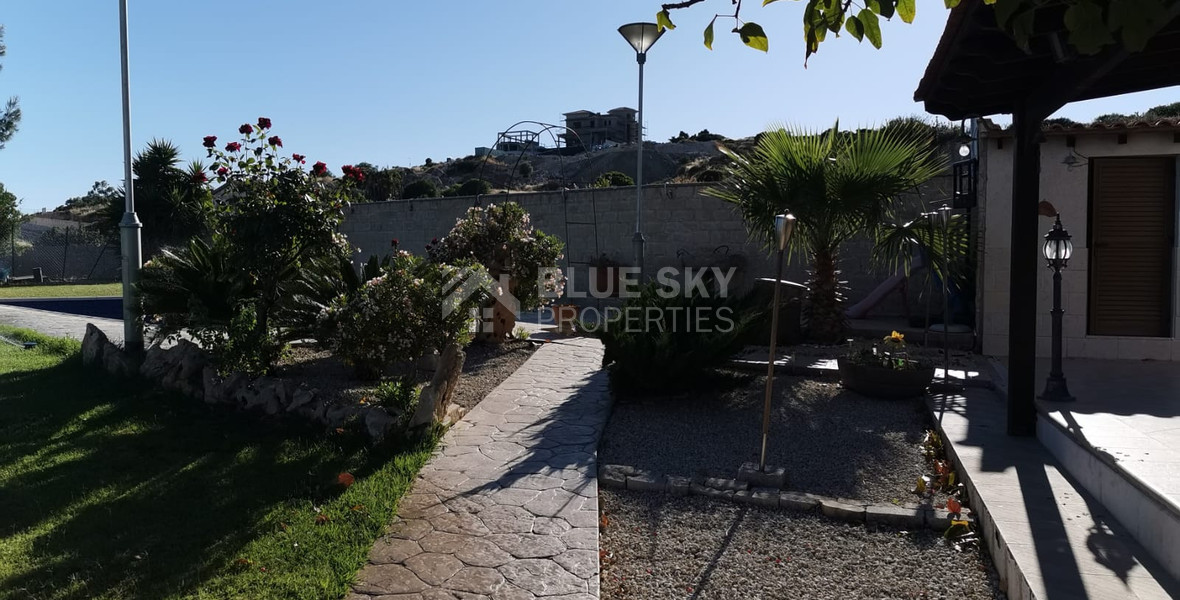 Spacious 5 Bedroom Villa  With Sea View for rent in Parekklisia, Limassol
