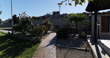 Spacious 5 Bedroom Villa  With Sea View for rent in Parekklisia, Limassol