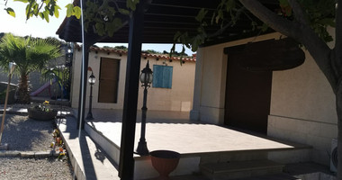 Spacious 5 Bedroom Villa  With Sea View for rent in Parekklisia, Limassol