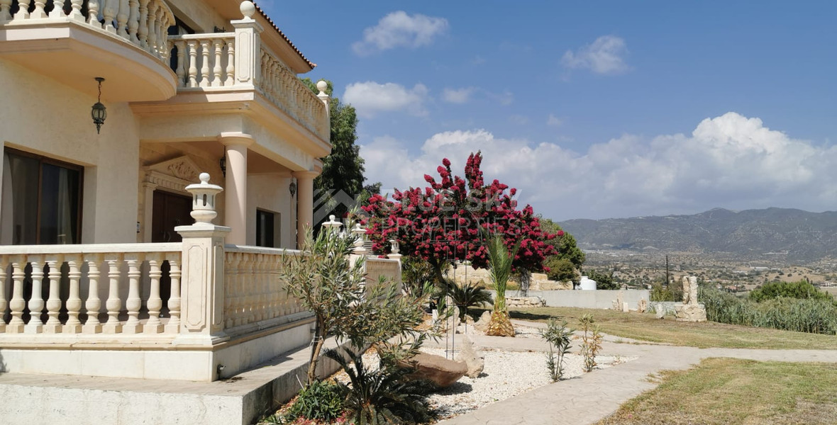 Spacious 5 Bedroom Villa  With Sea View for rent in Parekklisia, Limassol