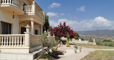 Spacious 5 Bedroom Villa  With Sea View for rent in Parekklisia, Limassol